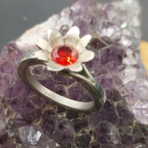 Anel Margarida com zirconia
